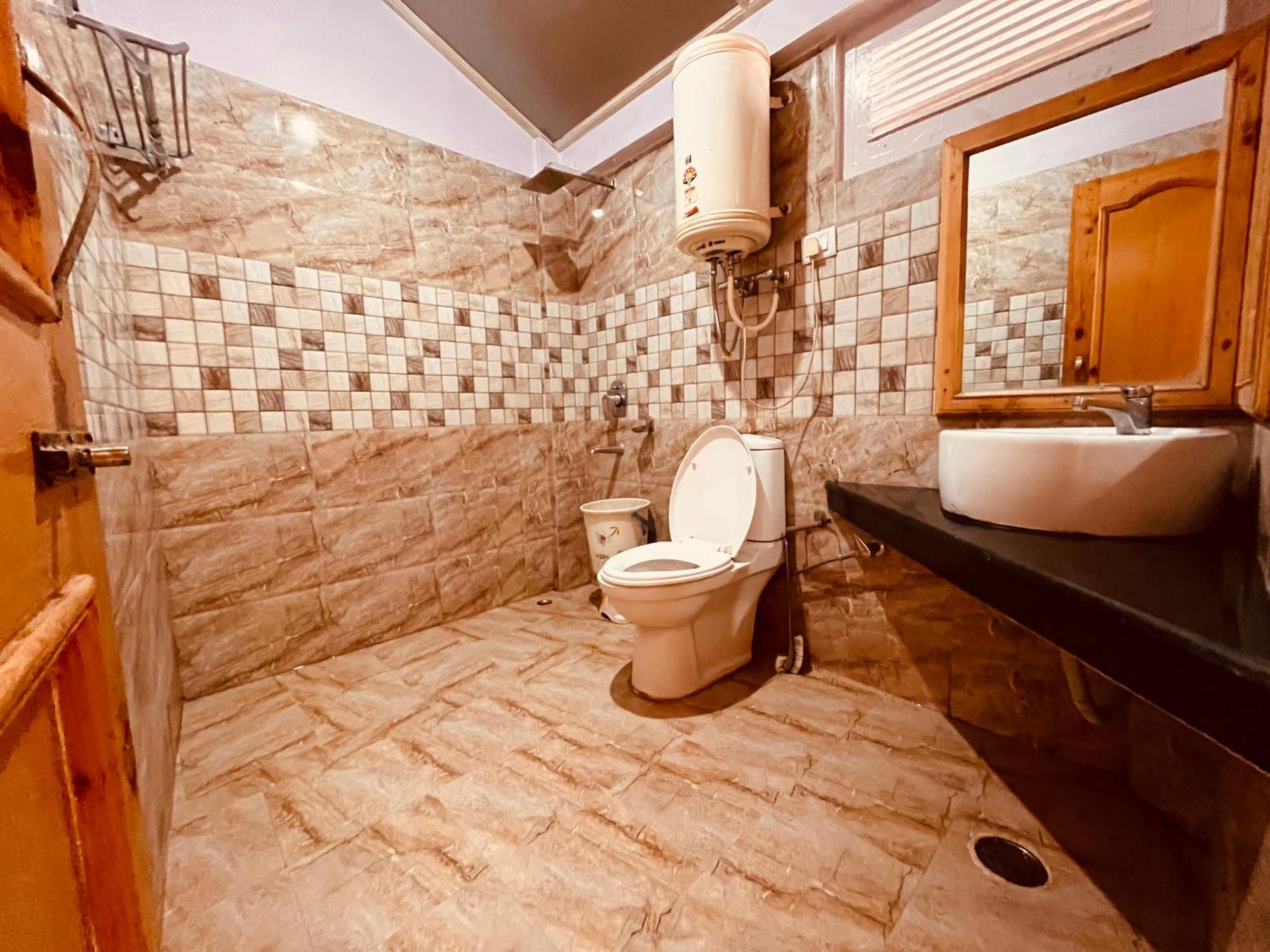 The Hollywood Vibes - #Riverview #Premium Rooms #Prime Location #Most Awarded #Parking #Top Rated #Open Terrace #Best Selling Hotel In Manali Esterno foto